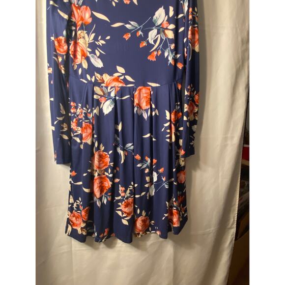 NWT Auselily Womens Size L Dark Blue w Red Roses Soft long Sleeve - Picture 2 of 16